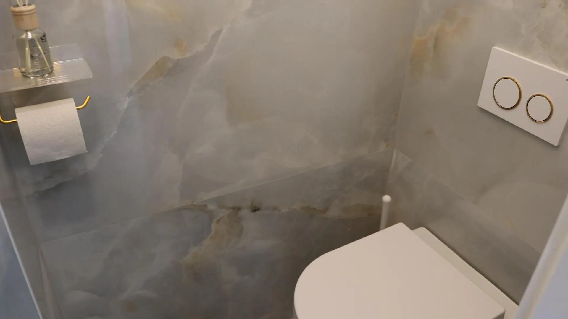 New City Terrace Apartment And Open Kitchen Wien