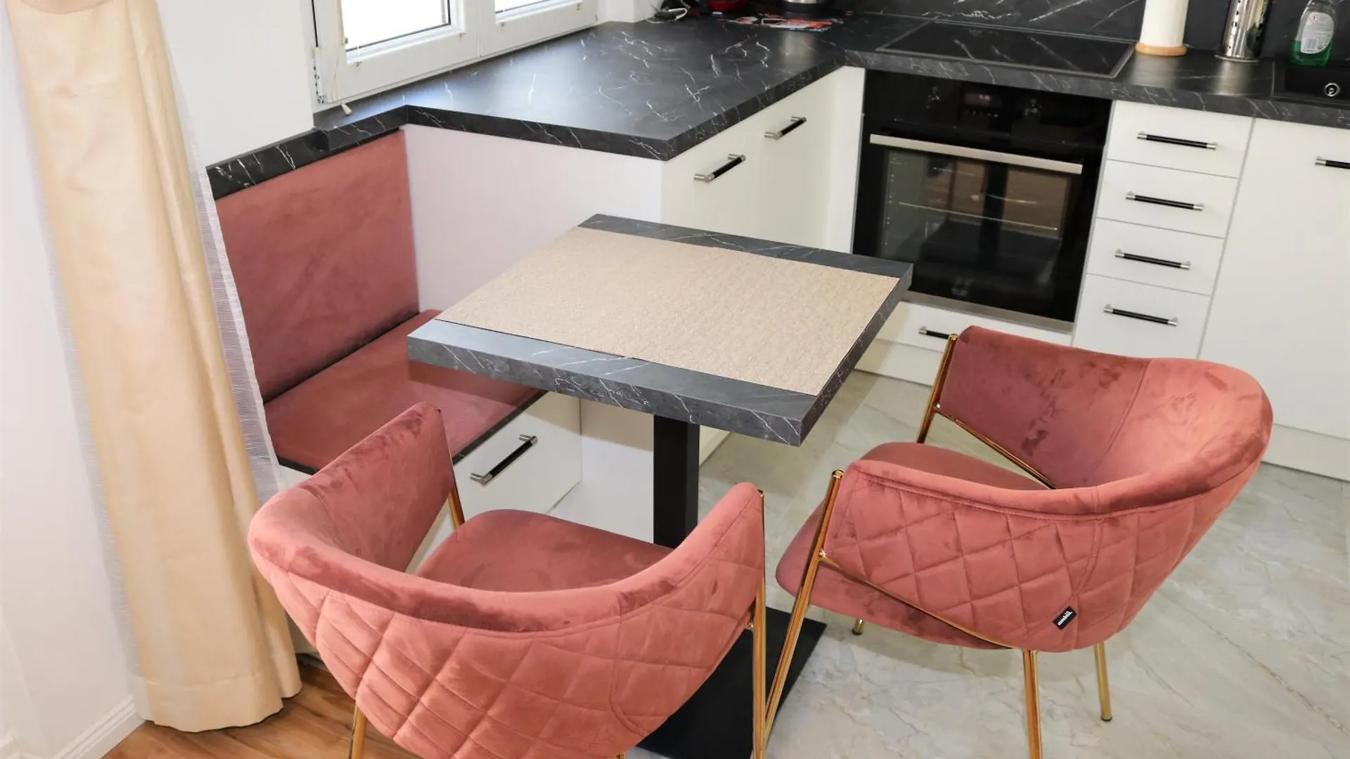 New City Terrace Apartment And Open Kitchen Vienna Austria